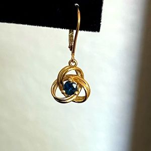 14k gold and sapphire earring. Only 1